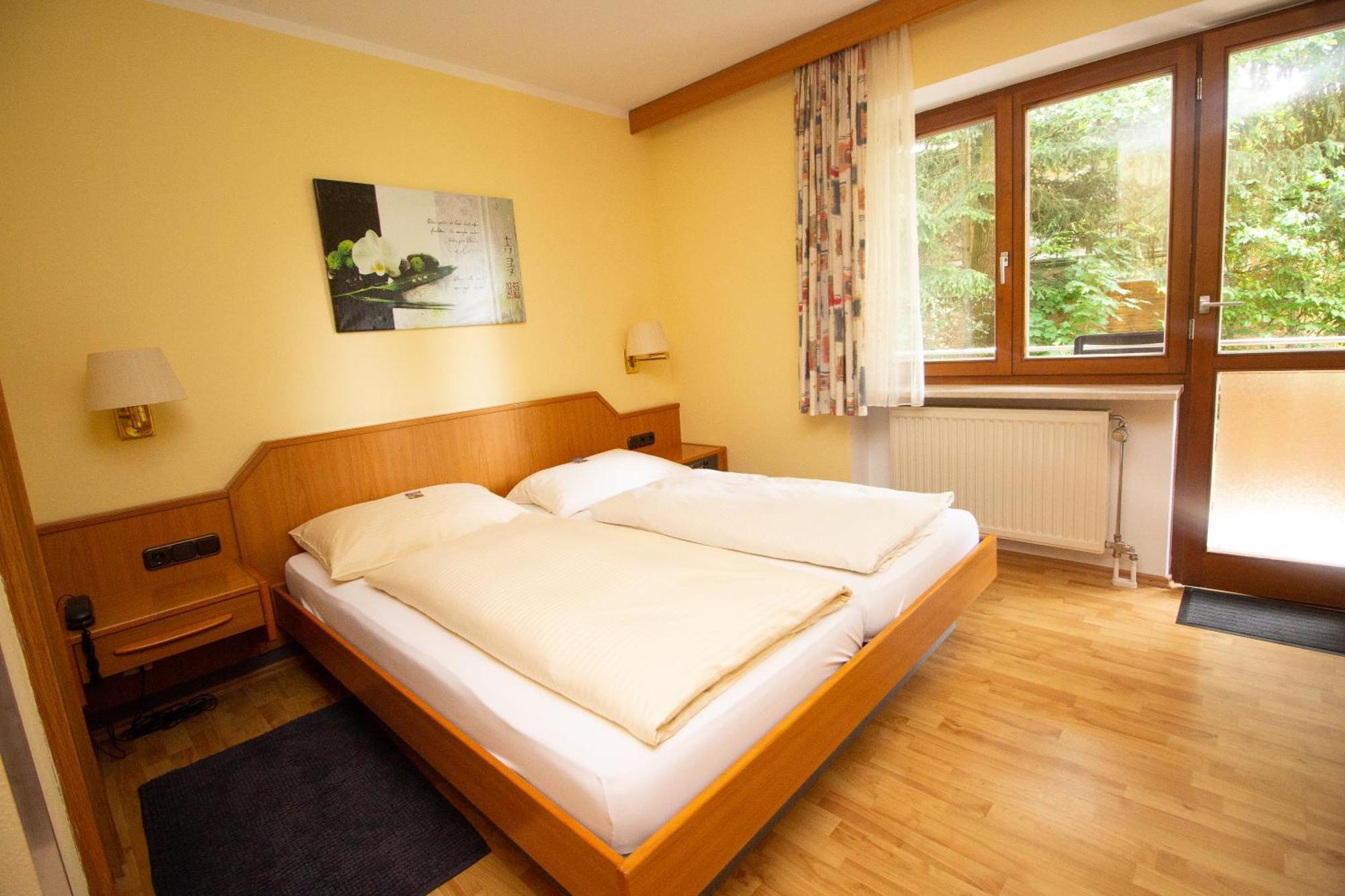 Hotel Am Wald Ottobrunn Ngoại thất bức ảnh