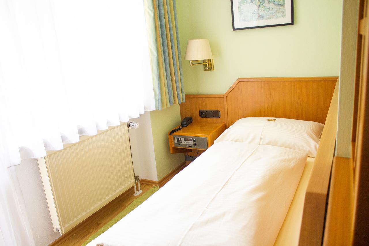 Hotel Am Wald Ottobrunn Ngoại thất bức ảnh
